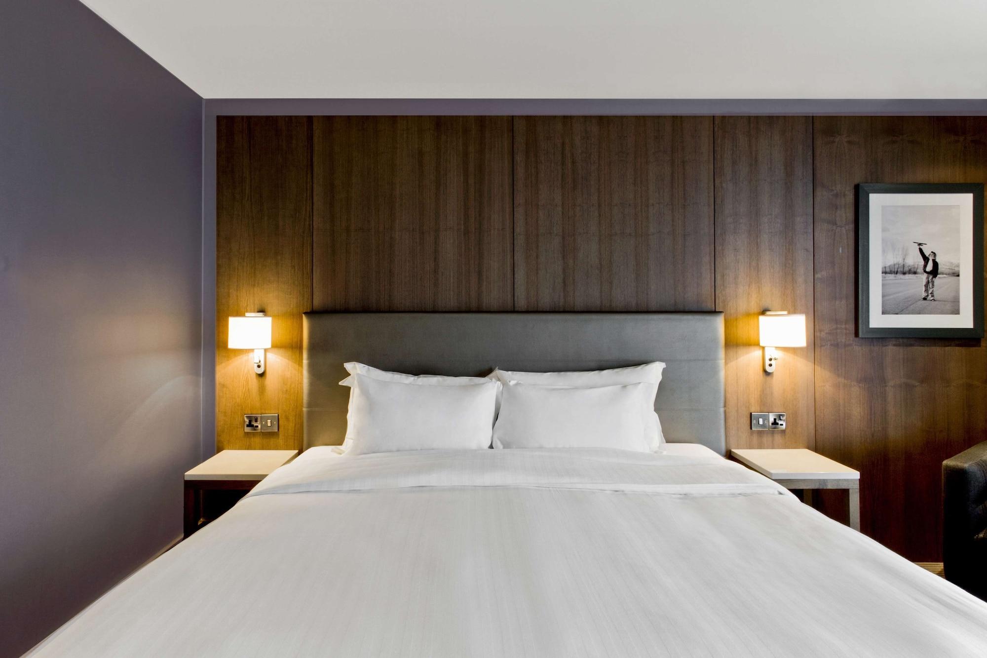 Radisson Blu Manchester Airport Hotel 4*