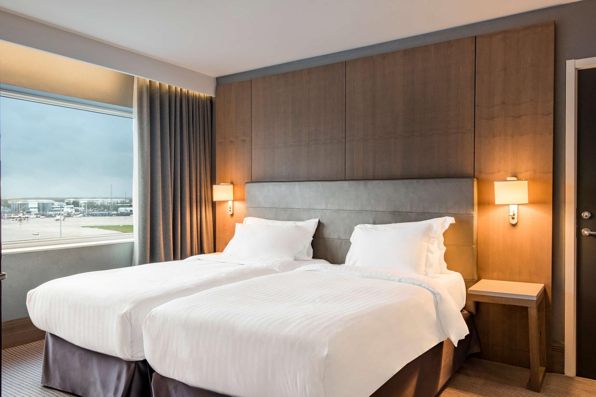 Hotel Radisson Blu Manchester Airport 4*