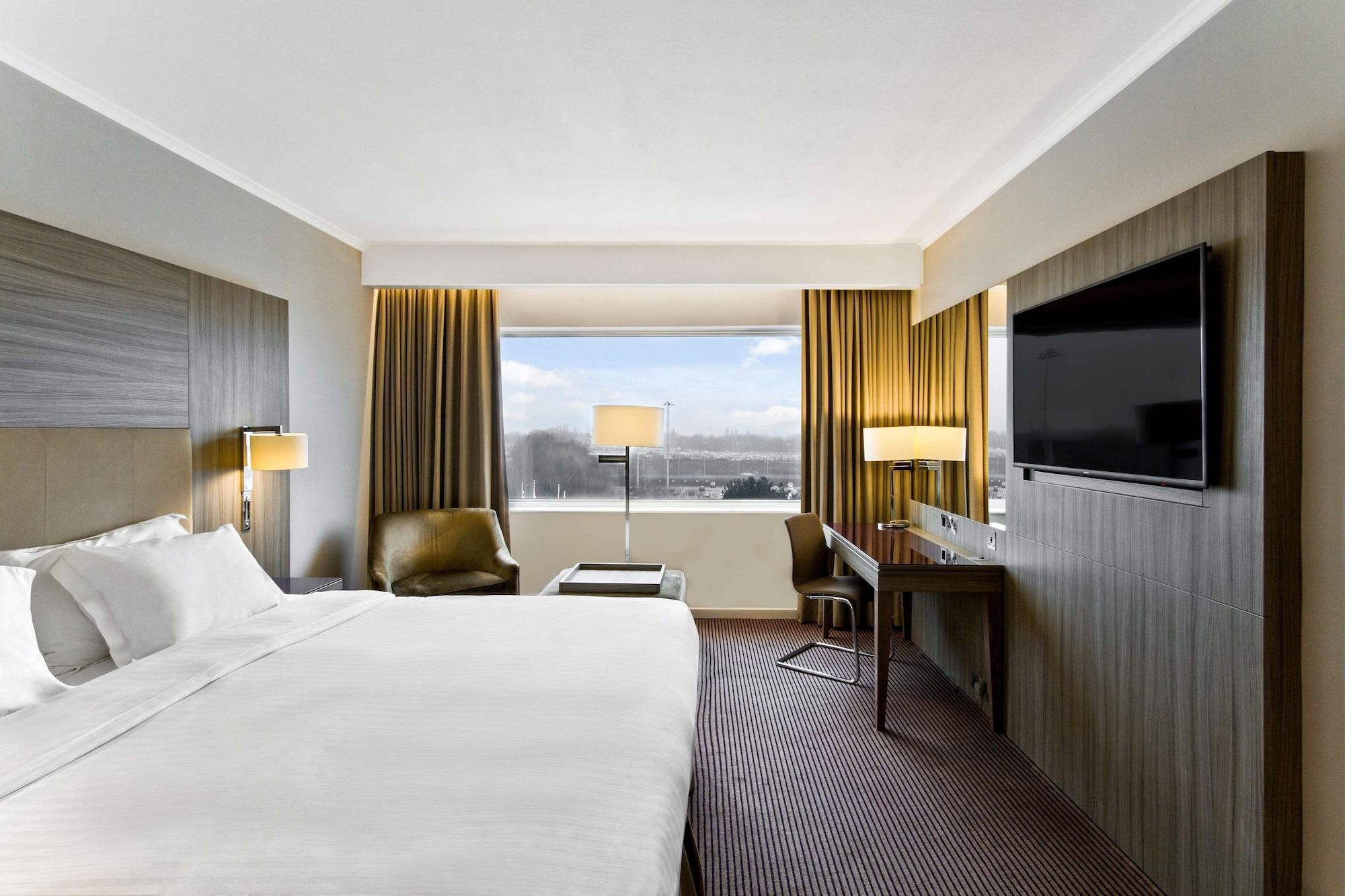 Hotel Radisson Blu Manchester Airport 4*